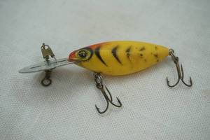 lot 59 image: Vintage Thin Fin Storm Hot N Tot Lure