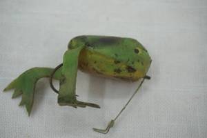 lot 66 image: Vintage Rubber Frog Fishing Lure
