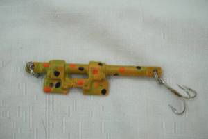 lot 74 image: Unique Vintage Handmade Lure