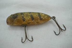 lot 102 image: Vintage South Bend Fishing Lure