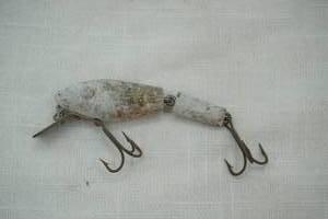 lot 107 image: Vintage L&S Bassmaster Model 15 Lure