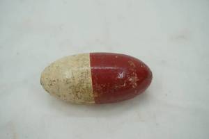 lot 140 image: Vintage Red & White Wooden Bobber 3.5 long