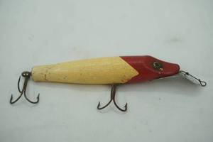 lot 141 image: Vintage South Bend Pike Oreno Fishing Lure