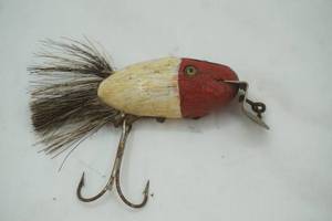 lot 145 image: Vintage Creek Chub Bait Co. Dingbat Fishing Lure