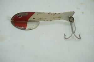 lot 166 image: Vintage metal Red & White Fishing Lure