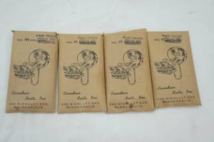 lot 167 image: Vintage Canadian Baits Inc. Round Spoon Lures (4ct) in original packaging