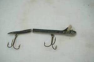 lot 175 image: Vintage Depose France Eel jointed fishing lure