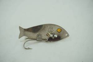 lot 178 image: Vintage Spoon Fin Water Gremlin. Clyde C. Hoage Fishing Lure
