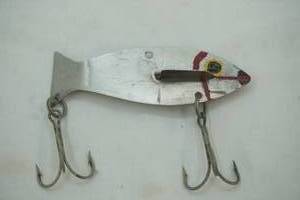 lot 183 image: Vintage metal Fishing Lure 2 treble hooks