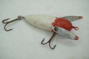 lot 184 image: Vintage Heddon Surface 210 Lure (1938-1945)