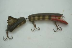 lot 208 image: Vintage Burmet Muskie jointed metal Fishing Lure 8