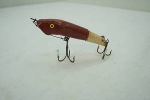 lot 238 image: Vintage Wooden Mudpuppy jointed fishing lure