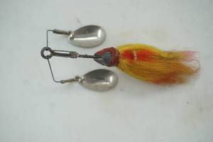 lot 248 image: Vintage Musky Bucktail Spinner