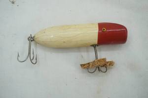 lot 252 image: Vintage South Bend Bass-Oreno Fishing Lure