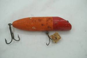 lot 258 image: Vintage Wooden Topwater Plug 4