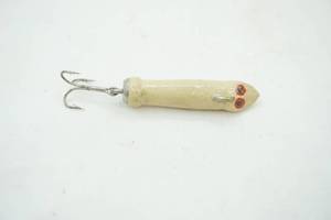 lot 269 image: Vintage tiny mouse lure 2