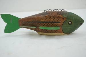 lot 274 image: Vintage Ice Spearing Decoy