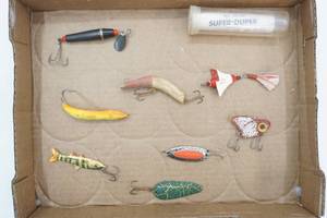 lot 283 image: VintageAntique Fishing Lure Lot