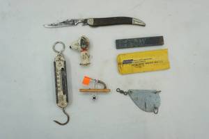 lot 284 image: VintageAntique Fishing Lot