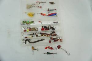 lot 324 image: Vintage Fishing Lures & Tackle Organizer