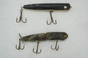 lot 331 image: Vintage Wooden Musky Lures (2ct)