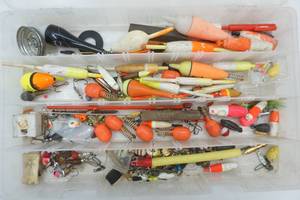 lot 333 image: Tackle Organizer & Contents-Vintage & Modern