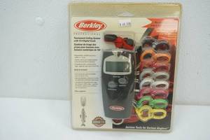lot 358 image: NEW Berkley Professional Tournament Culling System with #15 Digital Scale