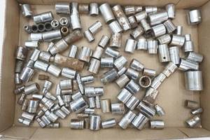 lot 381 image: Socket Lot