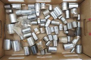 lot 382 image: Socket Lot
