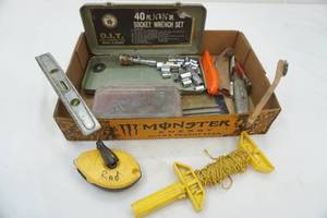 lot 392 image: Hand Tools and Hardware Lot
