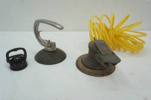 lot 395 image: Dynabrade orbital air sander and accessories