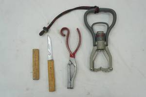 lot 421 image: Vintage and Modern Fishing Tools