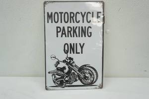 lot 435 image: Motorcycle Tin Sign 1x8
