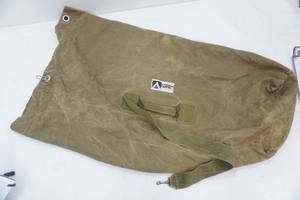 lot 436 image: canvas duffle bag