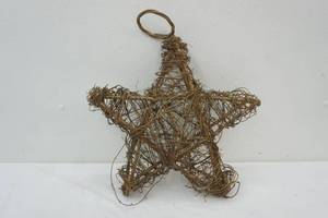 lot 442 image: twig star