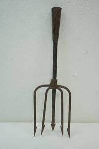 lot 448 image: ice fishing spear