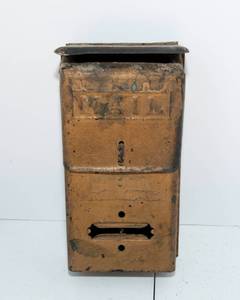 lot 17 image: Vintage Wall Mount Mailbox