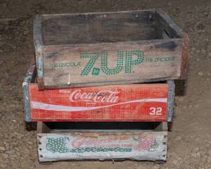 lot 23 image: Three Vintage Wooden Crates - Coca-Cola, 7UP
