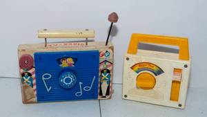 lot 43 image: Vintage 1981 Fisher-Price Over the Rainbow Music Box Toy and Fisher Price Wooden TV Radio