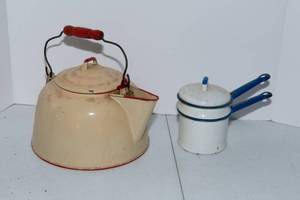 lot 58 image: Vintage Enamelware