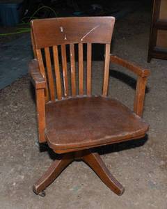 lot 62 image: Wooden Rolling Spinning Chair