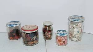 lot 101 image: Large Variety of Buttons