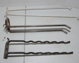 lot 119 image: Large Bin of 3 Styles of Shelving Display Bracketshangers