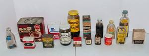 lot 122 image: Misc Vintage Spices and Extracts