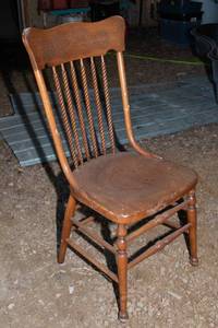 lot 127 image: Solid Vintage Farmhouse Oak Pressback Chair