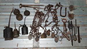 lot 130 image: AntiqueVintage Metal Items