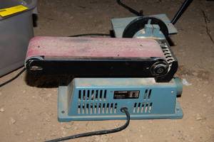lot 152 image: Delta Vintage Belt Sander