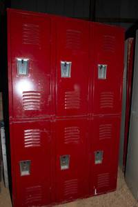 lot 168 image: Heavy Duty Double-Tier Red 6-Locker Unit. - Set of Five