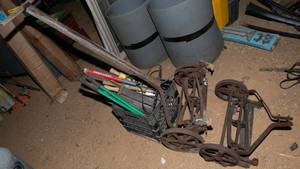 lot 166 image: Vintage Yard Tools