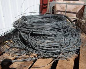 lot 174 image: Roll of Thick Wiring